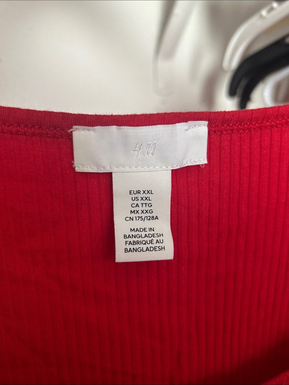 H&M Red Ribbed Button-Front Crop Top - Picture 2 of 3